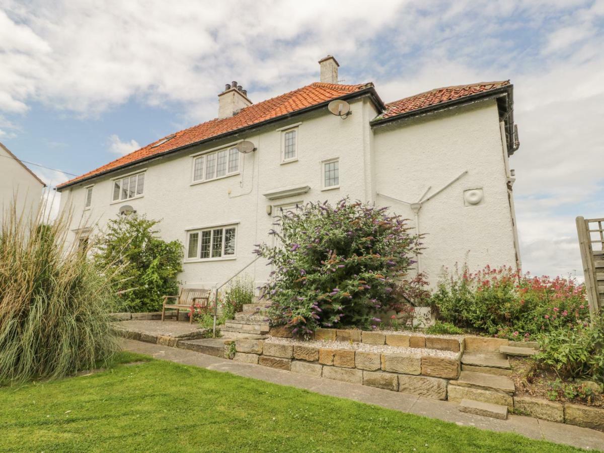 Stakesby House 3 *